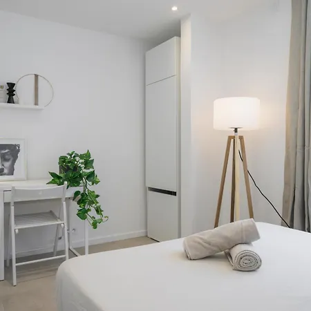 Spacieux Summer Getaway Ideal For 6 ニース